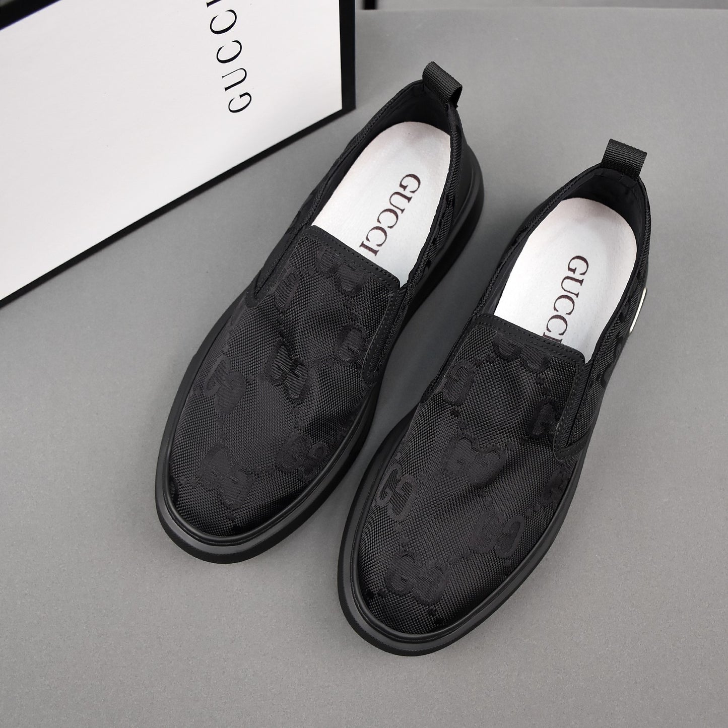 Gucci【Gucci】Tong, fashionable small cloth shoes, uppers made of breathable fabric, rubber foam soles, men's size 38-44