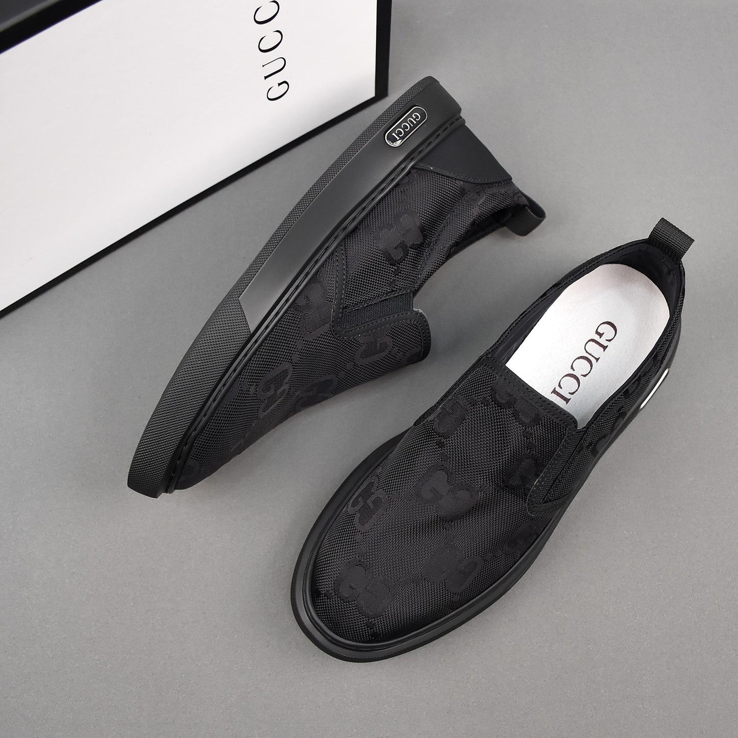 Gucci【Gucci】Tong, fashionable small cloth shoes, uppers made of breathable fabric, rubber foam soles, men's size 38-44