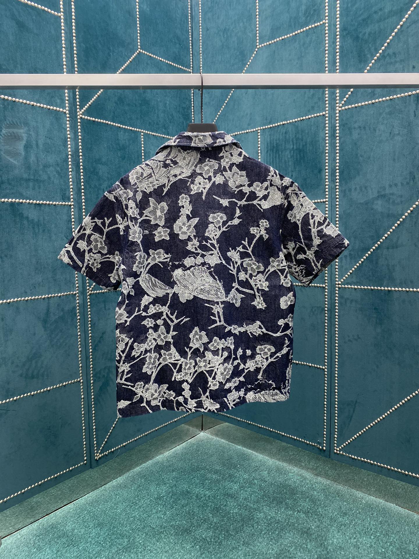 lv The new 24ss spring and summer denim short-sleeved shirt is paved with L Waves jacquard texture