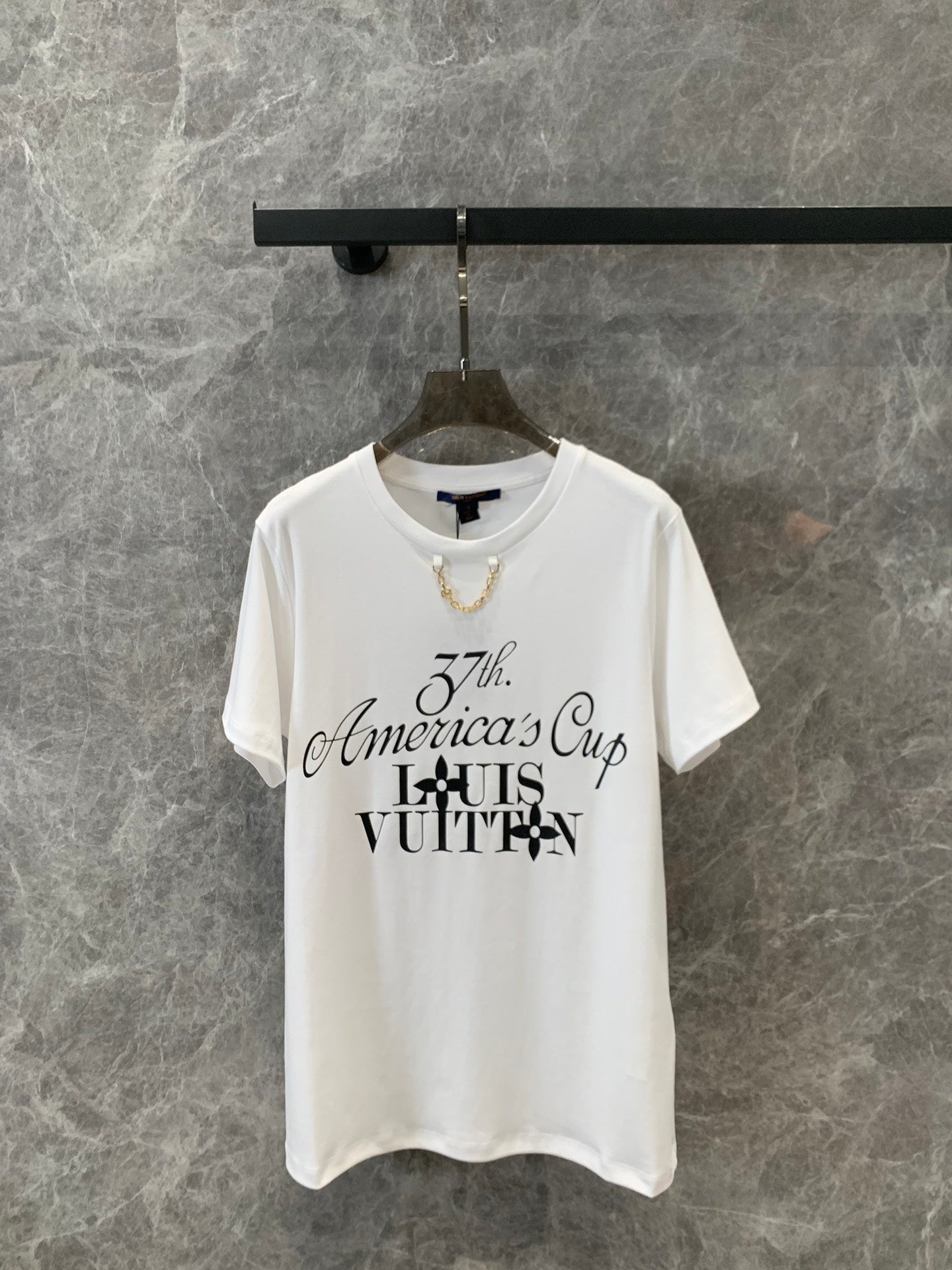 L&V The new 2024 spring and summer short-sleeved shirt