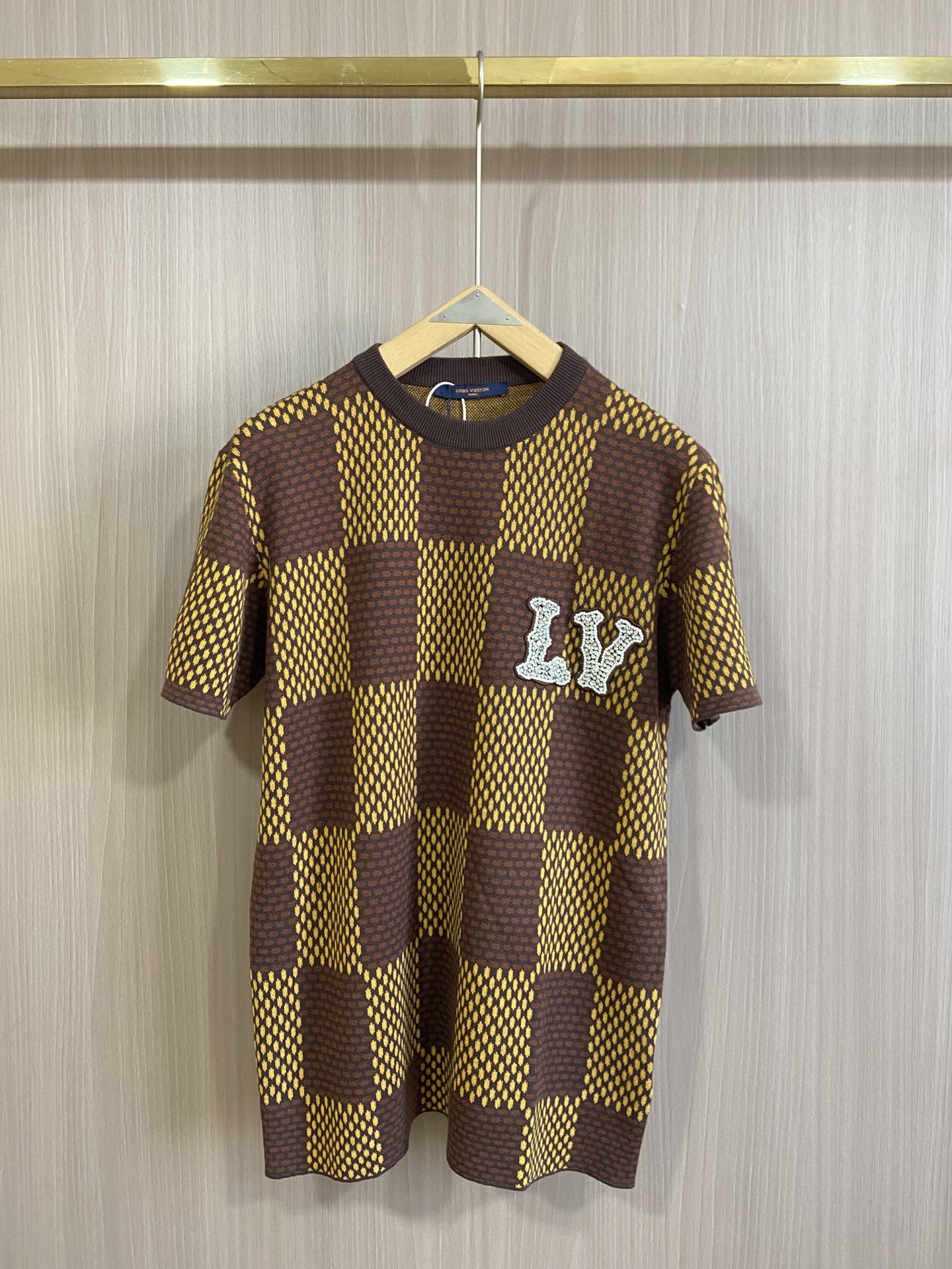 L&V The new 2024 spring and summer short-sleeved shirt